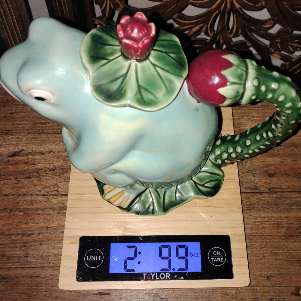 Otagiri frog teapot Designed by Mary Ann